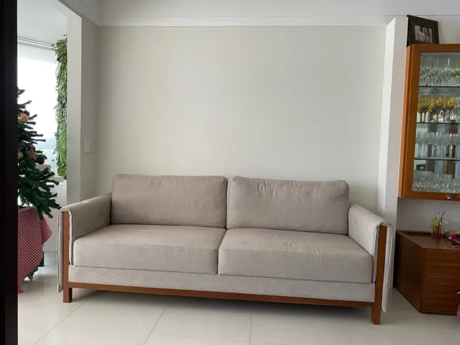 Sofá em linho 4 lugares elegante e atemporal