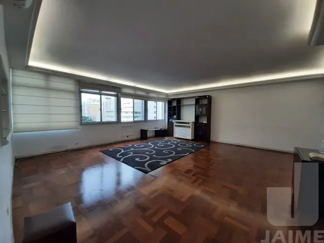APARTAMENTO 3 DORMITORIOS 3 BANNHEIROS SALA 2 AMBIENTES 1 VAGA.