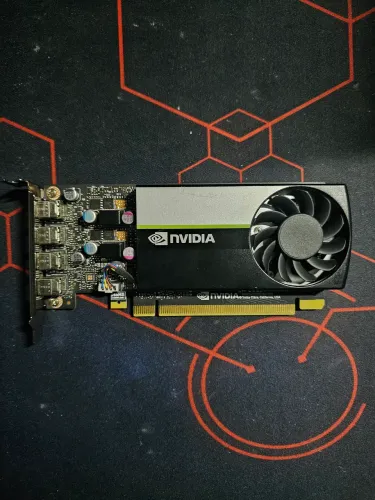 Placa de Vídeo NVIDIA T600 4GB GDDR6 - Usada em Excelente Estado