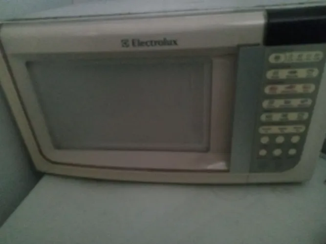 Microondas com defeito por 50,00