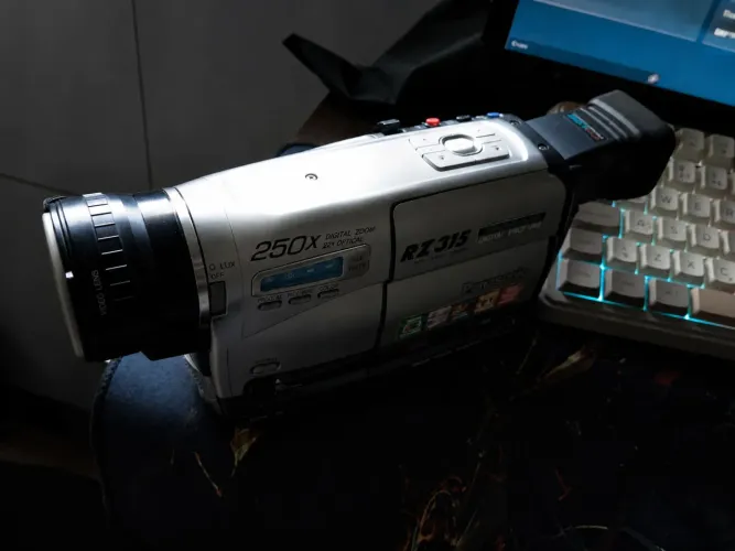 Filmadora Panasonic RZ315 Vintage
