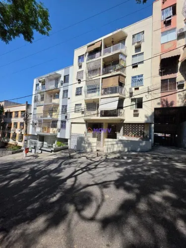 ótimo apartamento de quarto e sala mobiliado no Fonseca