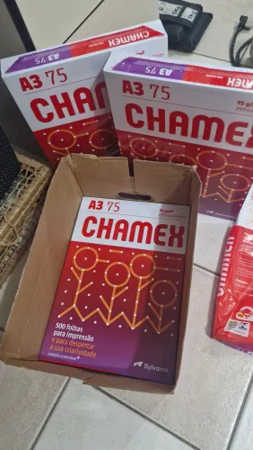 Papel suíte A3 3 resmas e fechadas e metade de uma