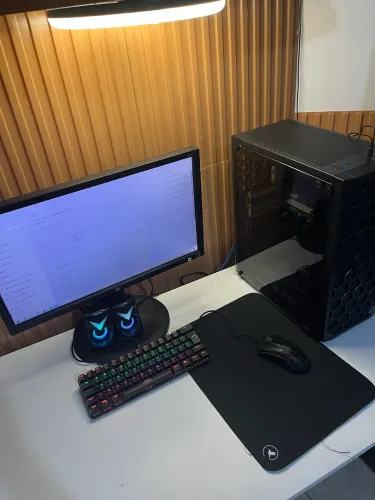 Computador completo com Monitor e periféricos