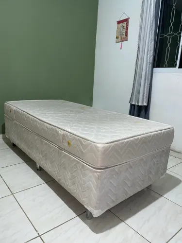 Cama box solteiro usada