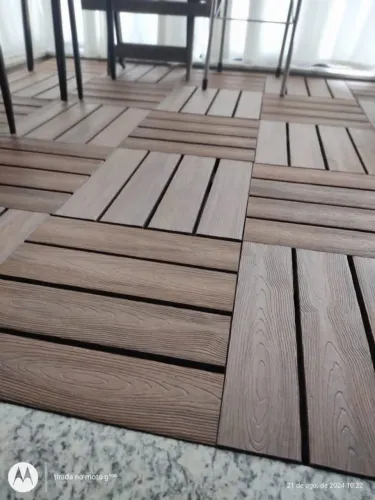 VENDO DECK PARA VARANDA DE APARTAMENTO TENHO 27 CADA UM CUSTA 95,00