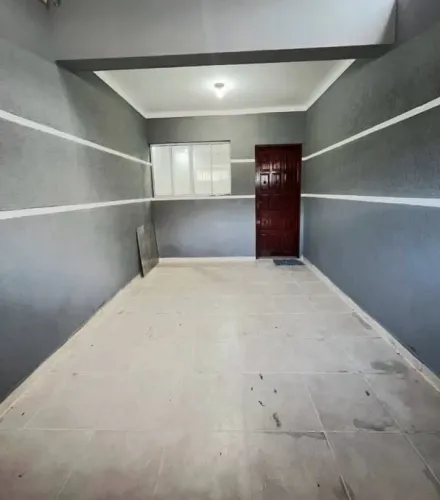 Casa geminada individual recém reformada