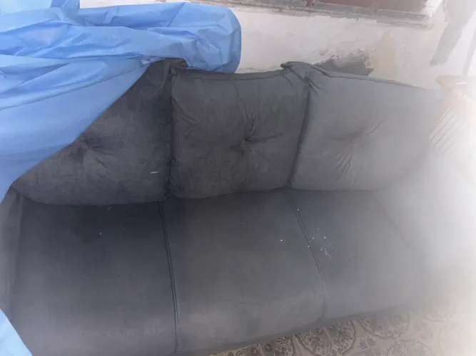 Sofà cinza de 3 lugares