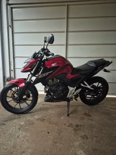 Vendo twister 300f abs 