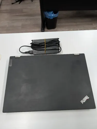 Worktation Lenovo P15 Gen 1, Xeon W-10855M, 64GB Ram, 1TB SSD, NVIDIA Quadro T1000 4GB