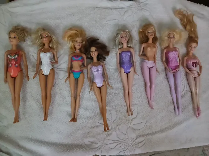 Lote de barbies Mattel variadas , ler descrição !
