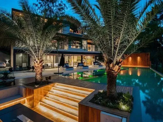 Luxuosa Casa em Condomínio em Igaratá - 5 Suítes, 670m²