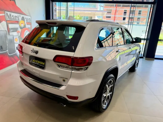 Jeep Grand Cherokee Limited 3.0 TB Dies. AUT 2020