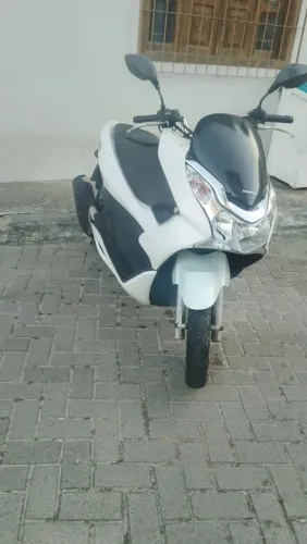 Vendo moto PCX.