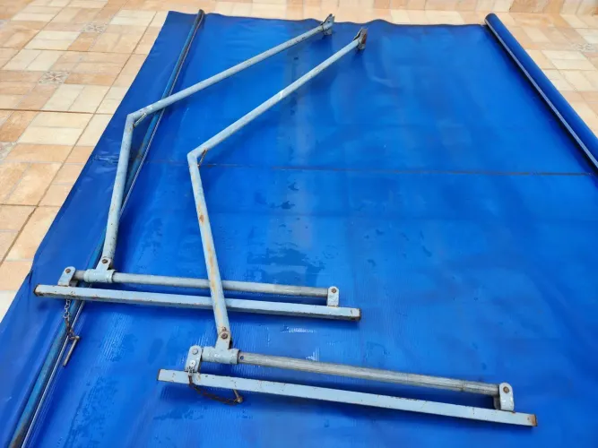 Par de suportes para toldo