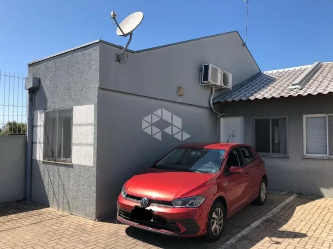 Casa de Condomínio com 2 Quartos e 1 banheiro à Venda, Jardim Iolanda