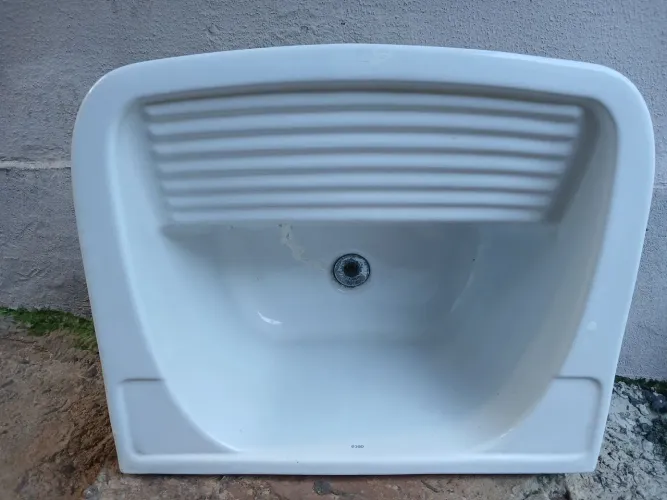 Vende-se Tanque de lavar roupa marca deca!