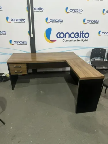MESA DE ESCRITÓRIO EM L