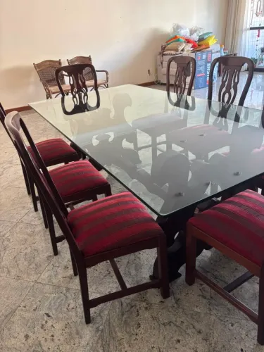 Mesa de jantar 8 lugares + aparador