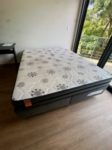 Cama box queen / colchão + base 