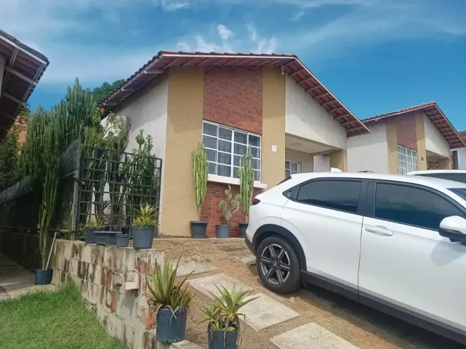 Casa com 2 quartos em condomínio fechado para venda, depois da ponte do Iranduba.