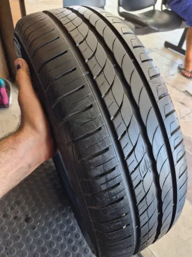Um pneu 195/60/16 pirelli semi-novo extra (260 em 2× no ct, rejeito oferta)