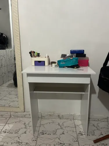 Penteadeira/escrivaninha