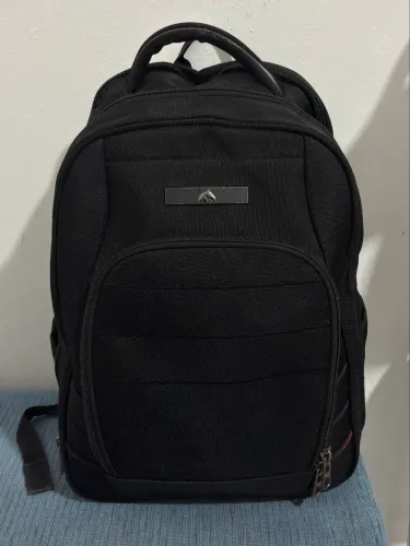 Mochila Executiva Reforçada Preta com Compartimento para Notebook e Vários Bolsos