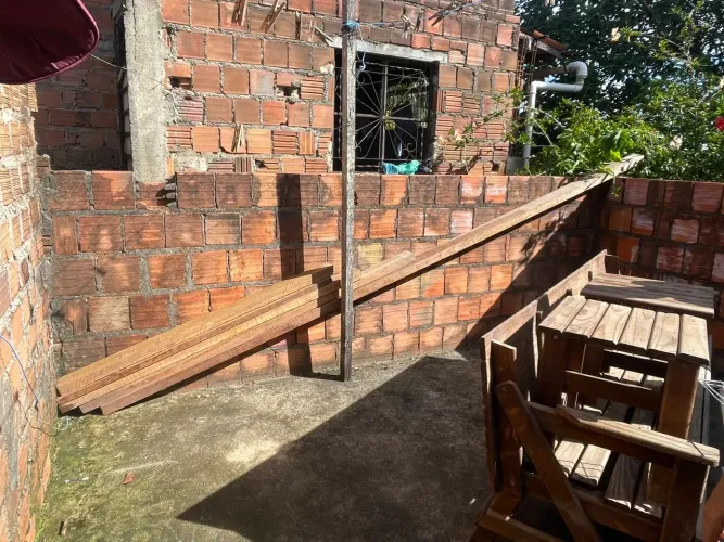 Linha novas de madeira 