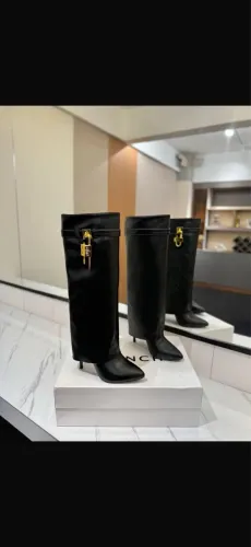 Bota Givenchy