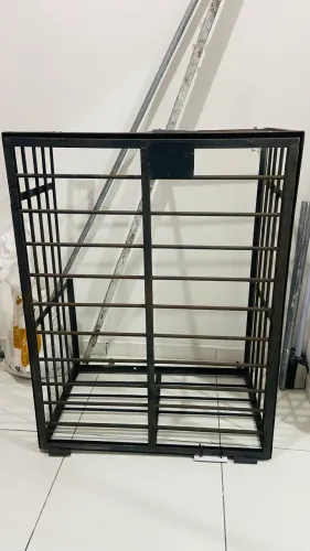 Grade de ferro bem resistente p/ proteção. Divido 2x no cartão.