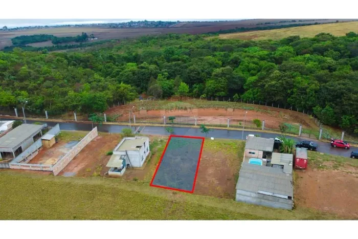 Lote no residencial Villa Suiça de frente para a Reserva