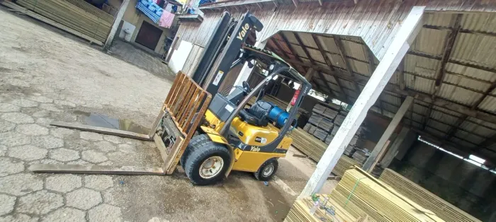 Vendo Empilhadeira Yale 2,5t e 4t e Goodsense 3t