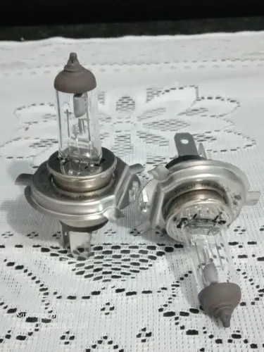 Lâmpadas para veículos/ ou motos 12V 100/90W Semi novas