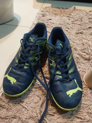 Vendo chuteira original da Puma
