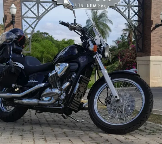 Moto shadow 600 cc