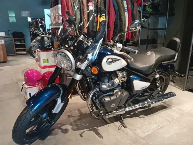 ROYAL ENFIELD SUPER METEOR 650