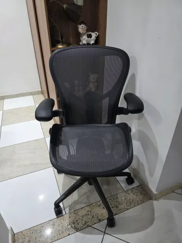 Cadeira de escritório Herman Miller  - C