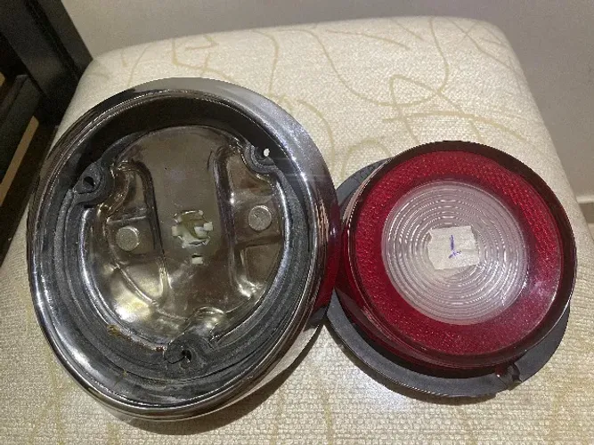 LANTERNA TRASEIRA DIREITA CARAVAN OPALA  ATÉ 79 ORIGINAL POLIMATIC