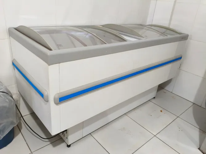 Freezer horizontal 4 portas vidro Gesv-190