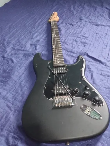 Vendo Guitarra Giannini Standard séries