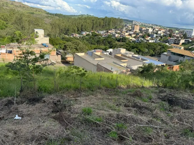 Lote a venda no bairro Morada do Sol!