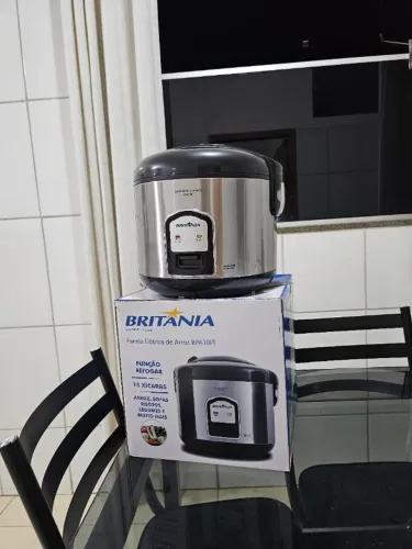 Panela Elétrica de Arroz Britânia 110v - 10 Xícaras