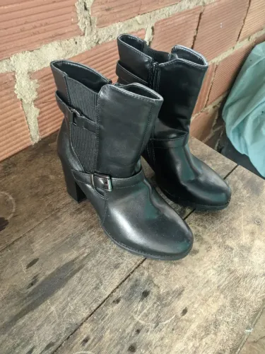 Bota mooncity
