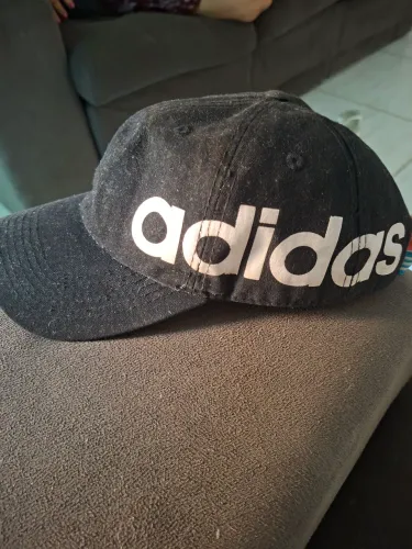 ADIDAS LETREIRO PRETO