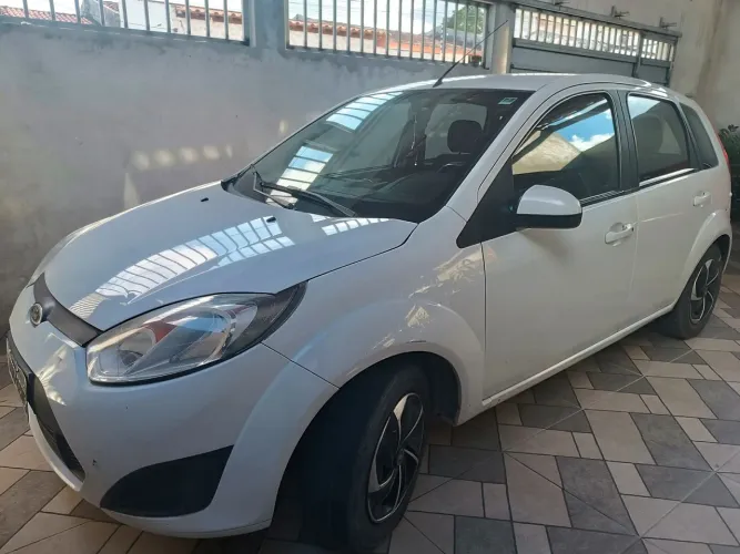 Ford Fiesta SE 1.6 8V Flex 5P 2014