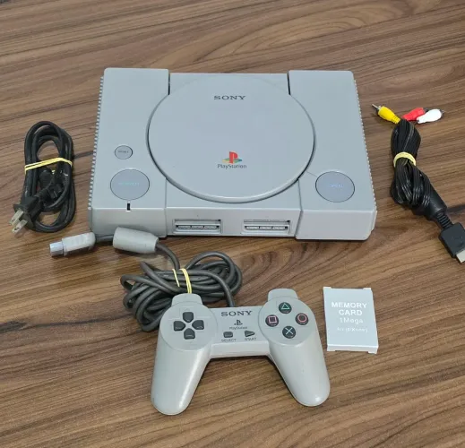 PLAYSTATION 1 FAT EM EXCELENTE ESTADO