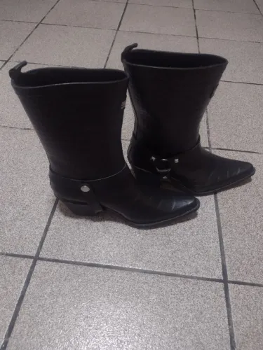 Bota Galocha Feminina Carmim By Kesttou Impermeável - Usada