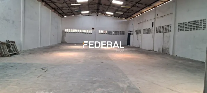 Galpão para alugar com 700m², 2 banheiros e 4 garagens cobertas - Ibura - Recife