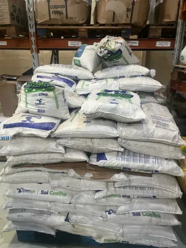 Vende-se sal coelho moído 25kg . Zap *